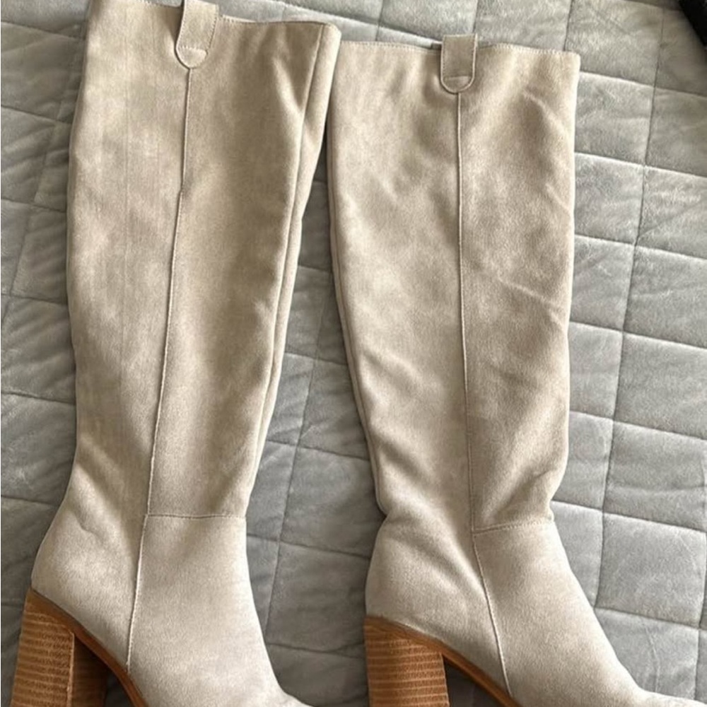 Vici Cream Heeled Boots